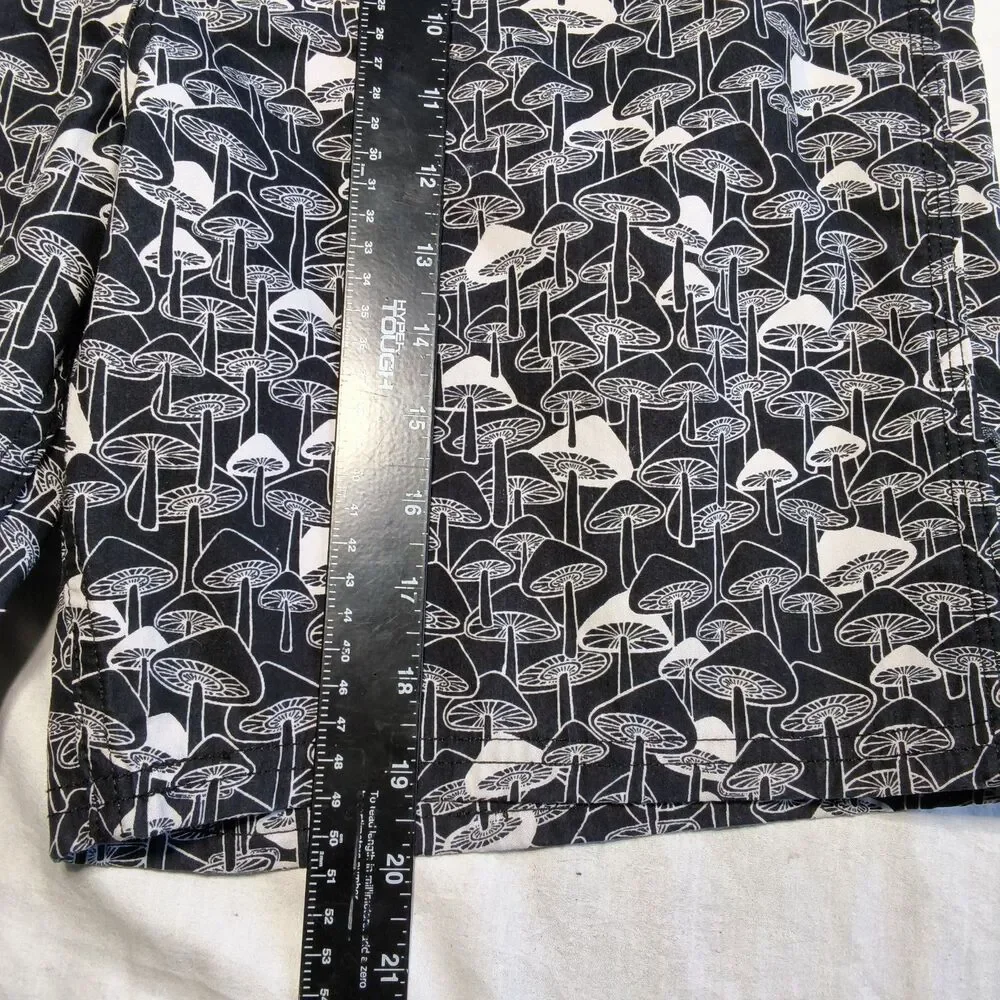 Levi's California Mens Board Shorts Black/White Mushroom Print Cargo size 34
